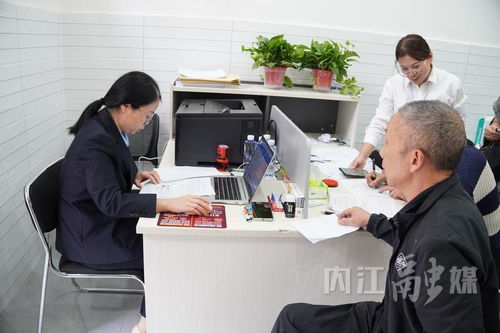 內(nèi)江市市中區(qū)行政審批局 流動服務(wù)點打通證照辦理“最后一公里”，貼心代辦服務(wù)暖民心